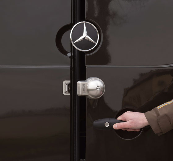 UFO+ | The automatic slam-lock for vans and commercial vehicles